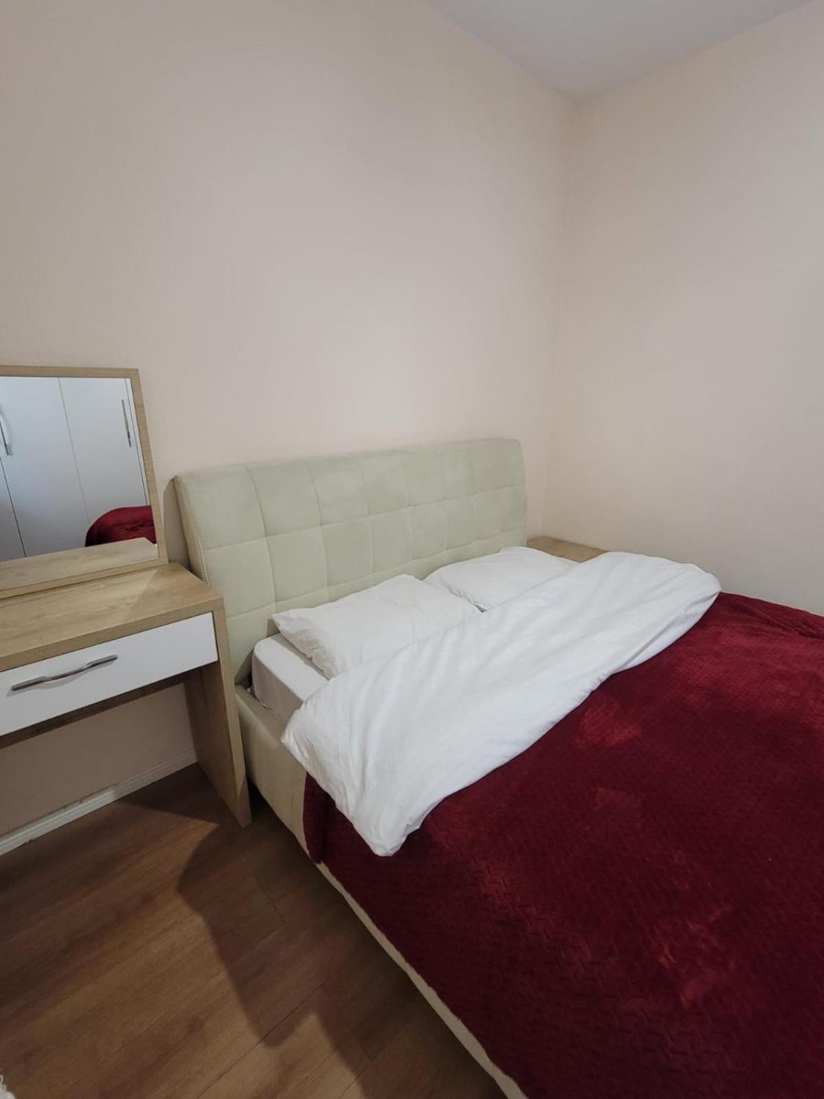 Ajla Komuna Apartament Apartment Tirana Exterior photo